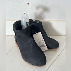 BRAND NEW Girls Cat & Jack Black Suede Booties size 11 — NWT